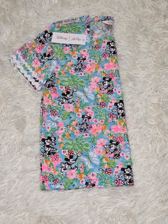 Lilly Pulitzer Tops - NWT Lilly Pulitzer Disney Top "Lilly Hearts Disney"